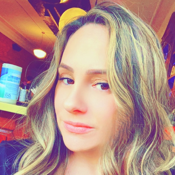 Meet your Posher, Aubree - Picture 1 of 1